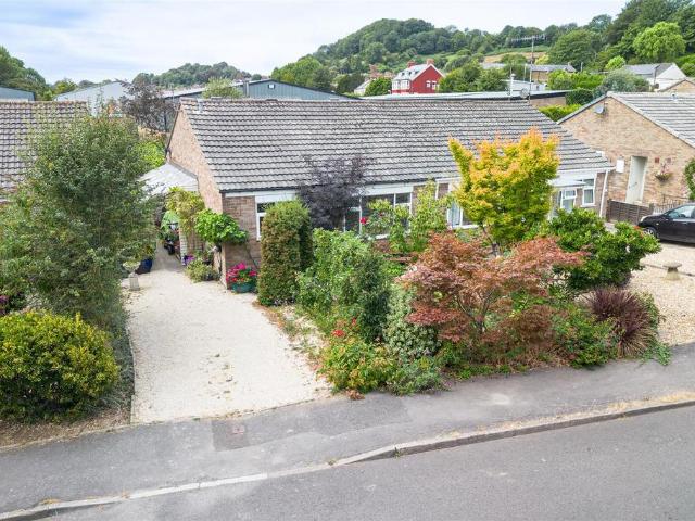 2 bedroom bungalow for sale