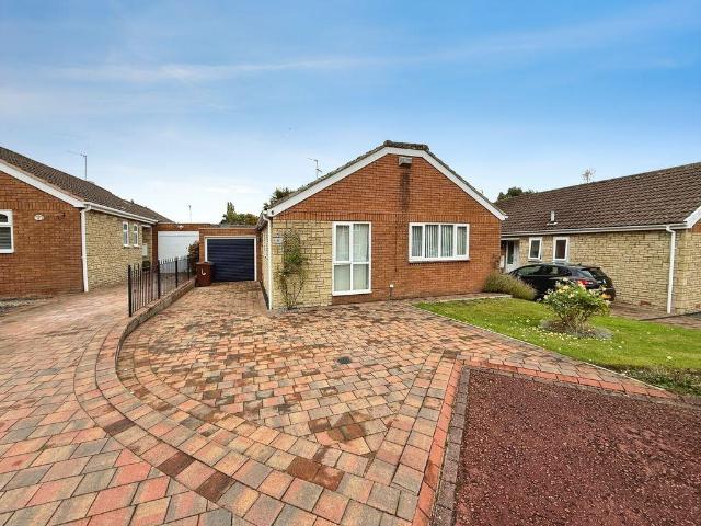 2 bedroom bungalow for sale