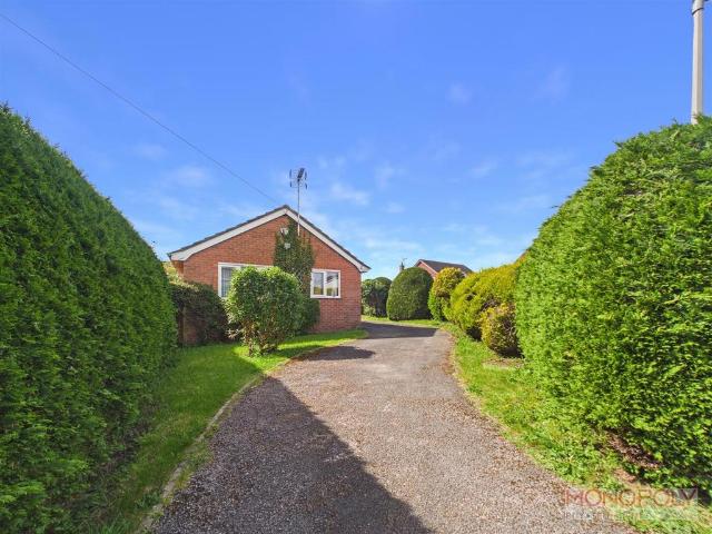 2 bedroom detached bungalow for sale