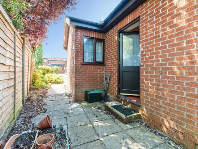 2 bedroom bungalow for sale