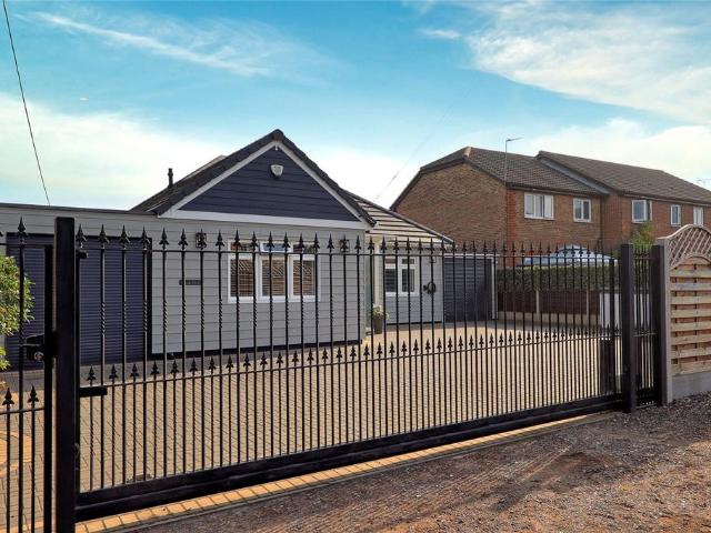 2 bedroom bungalow for sale