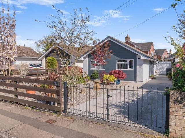 2 bedroom bungalow for sale