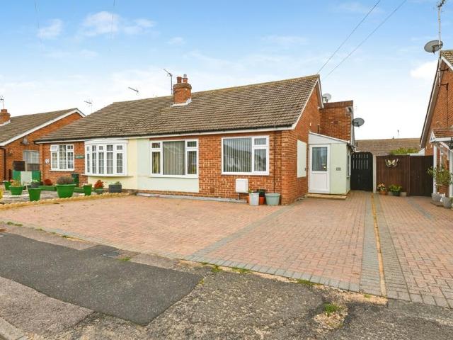 2 bedroom bungalow for sale