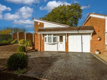 2 bedroom bungalow for sale