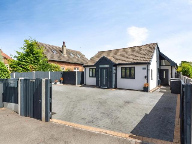 2 bedroom bungalow for sale