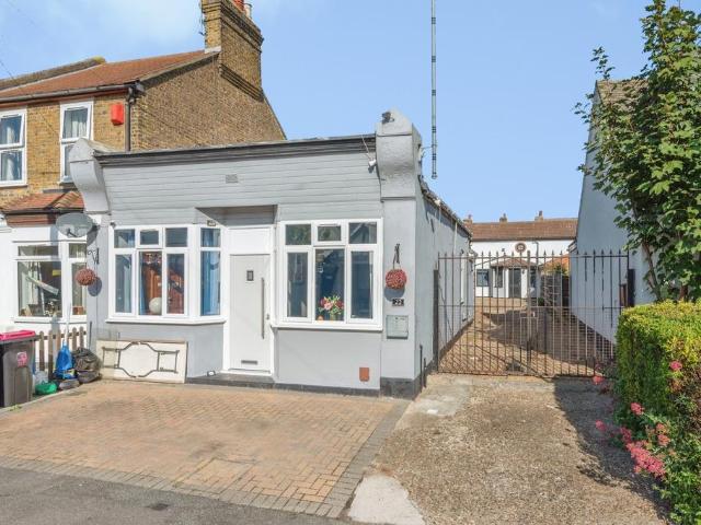 2 bedroom bungalow for sale