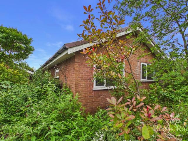 2 bedroom bungalow for sale