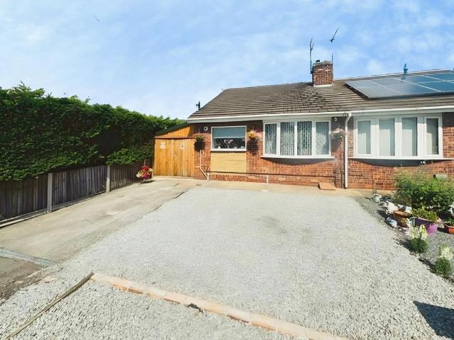 2 bedroom bungalow for sale