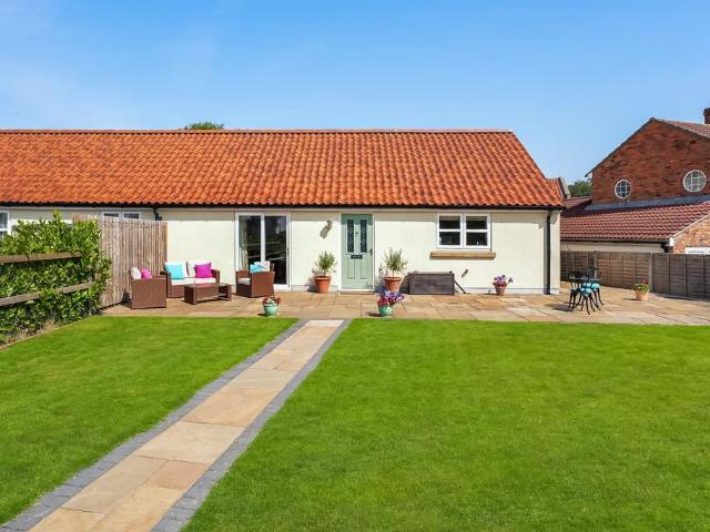 2 bedroom bungalow for sale