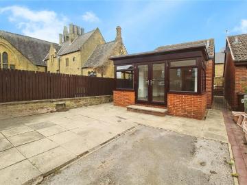 2 bedroom bungalow for sale
