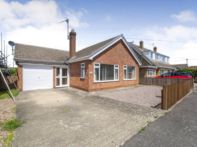 2 bedroom bungalow for sale