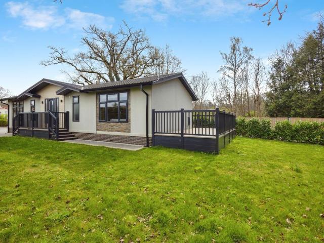 2 bedroom bungalow for sale