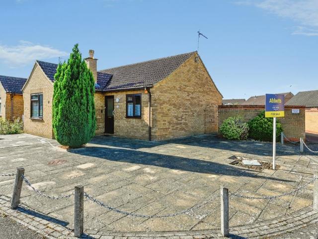 2 bedroom bungalow for sale
