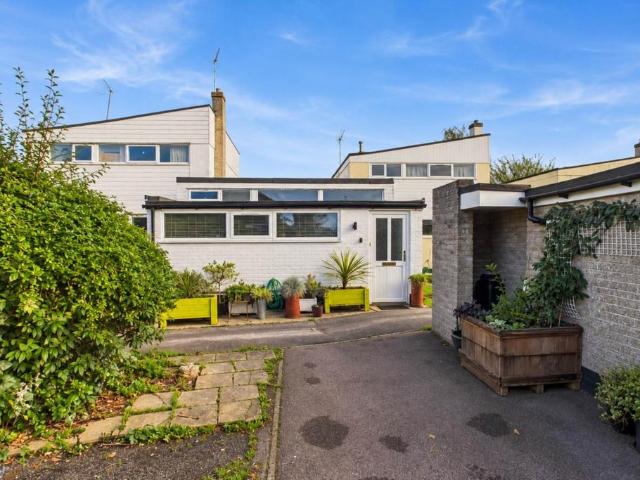 2 bedroom bungalow for sale