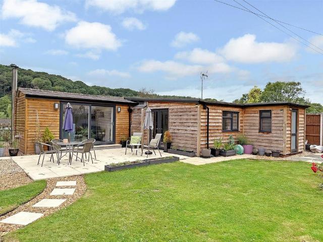 2 bedroom bungalow for sale