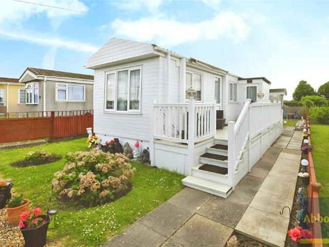 2 bedroom bungalow for sale
