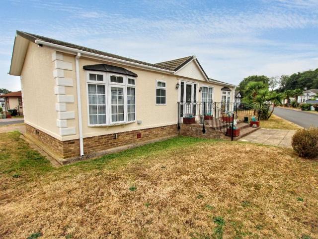 2 bedroom bungalow for sale