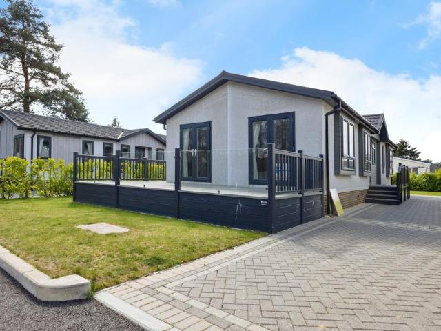 2 bedroom bungalow for sale