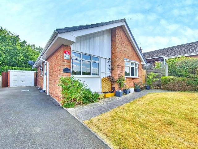 2 bedroom bungalow for sale