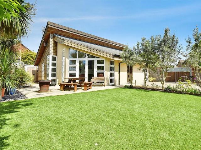 2 bedroom bungalow for sale