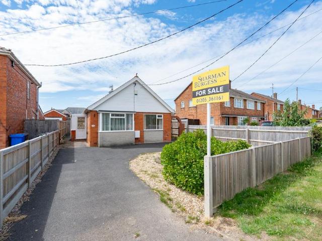 2 bedroom bungalow for sale