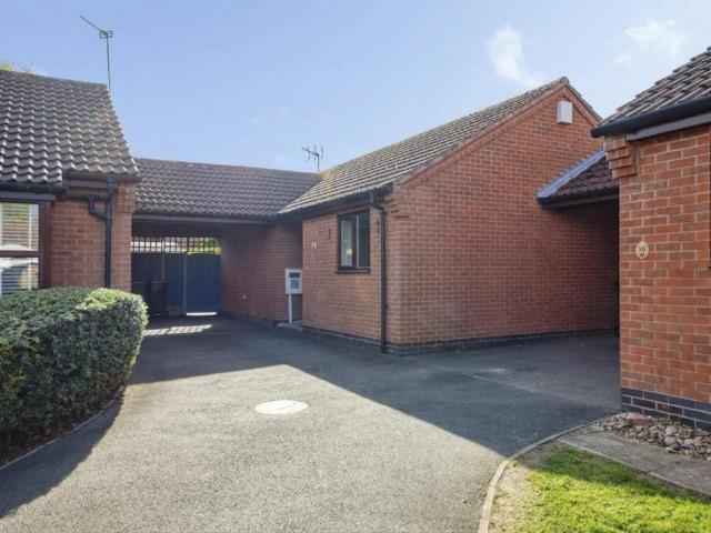 2 bedroom bungalow for sale