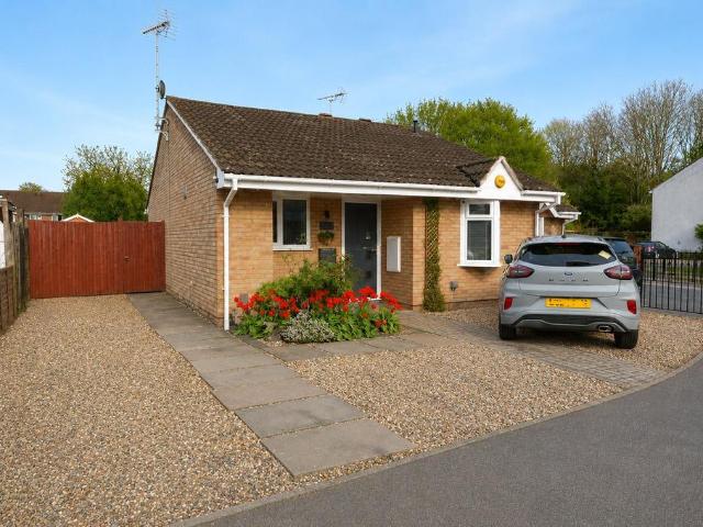 2 bedroom bungalow for sale