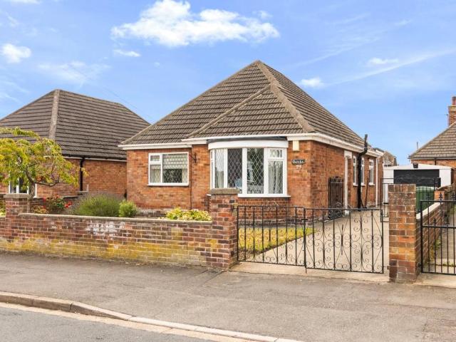 2 bedroom bungalow for sale