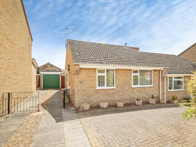 2 bedroom bungalow for sale
