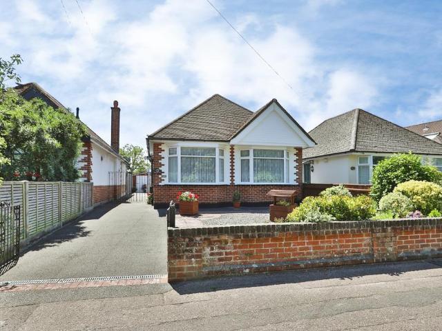 2 bedroom bungalow for sale