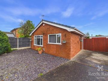 2 bedroom bungalow for sale