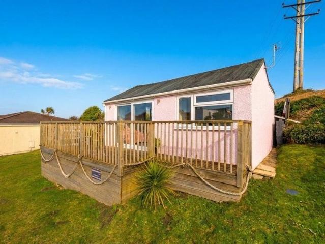 2 bedroom bungalow for sale