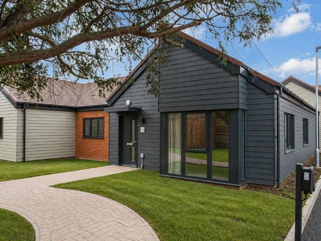 2 bedroom bungalow for sale