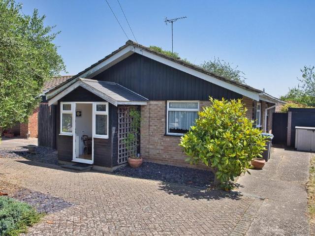 2 bedroom bungalow for sale
