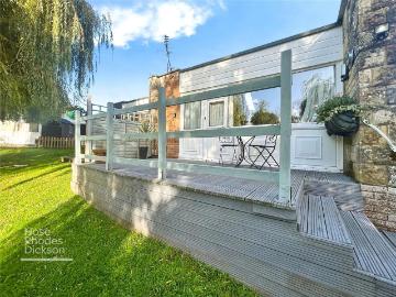 2 bedroom bungalow for sale
