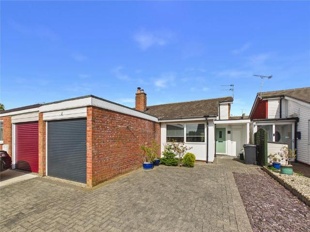2 bedroom bungalow for sale