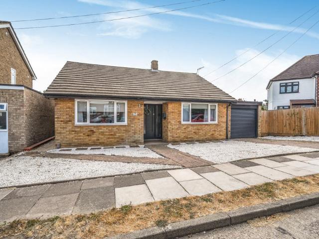 2 bedroom bungalow for sale