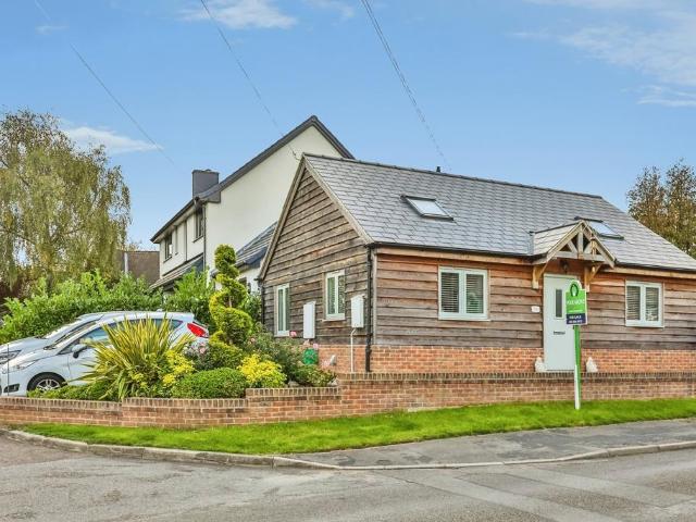 2 bedroom bungalow for sale