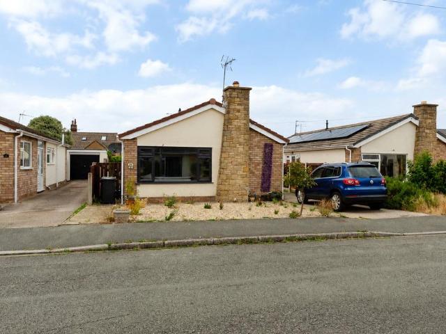 2 bedroom bungalow for sale