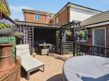 2 bedroom bungalow for sale