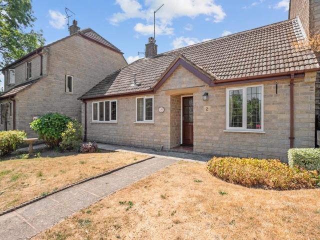 2 bedroom bungalow for sale
