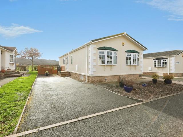 2 bedroom bungalow for sale