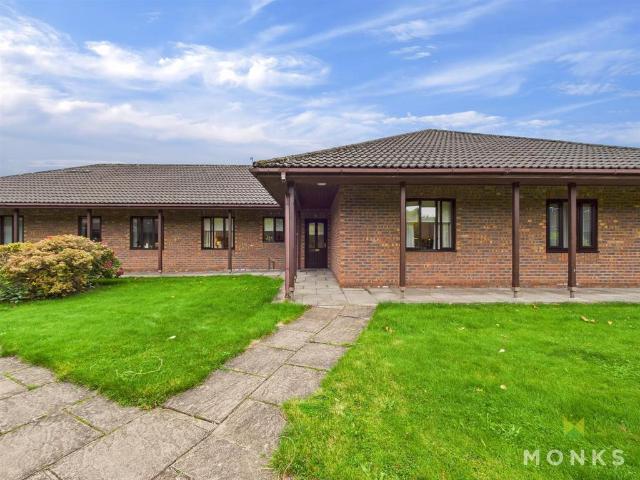 2 bedroom bungalow for sale