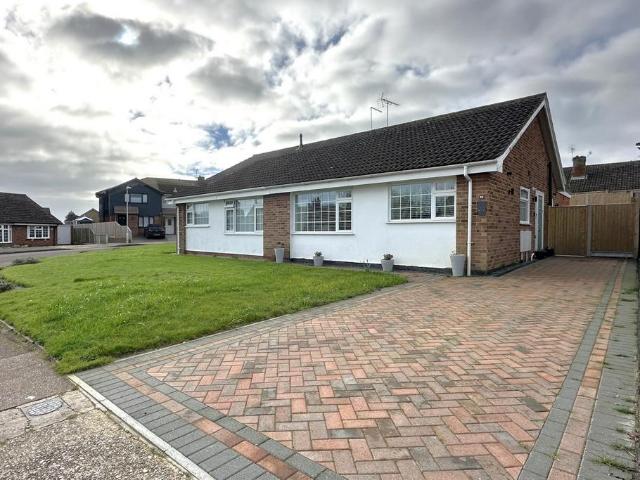 2 bedroom bungalow for sale