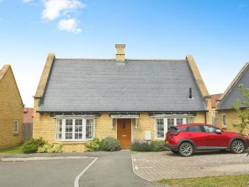 Bungalow for sale in Burhill - Garden, Equipped kitchen