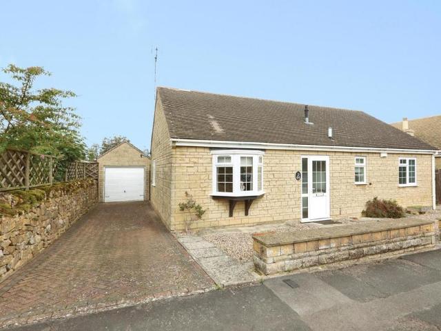 2 bedroom bungalow for sale