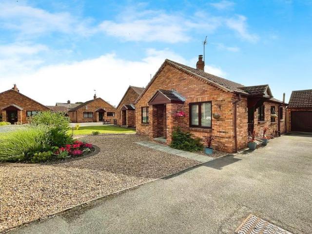 2 bedroom bungalow for sale