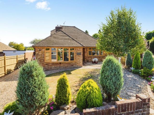 2 bedroom detached house for sale