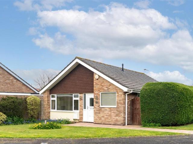 2 bedroom bungalow for sale