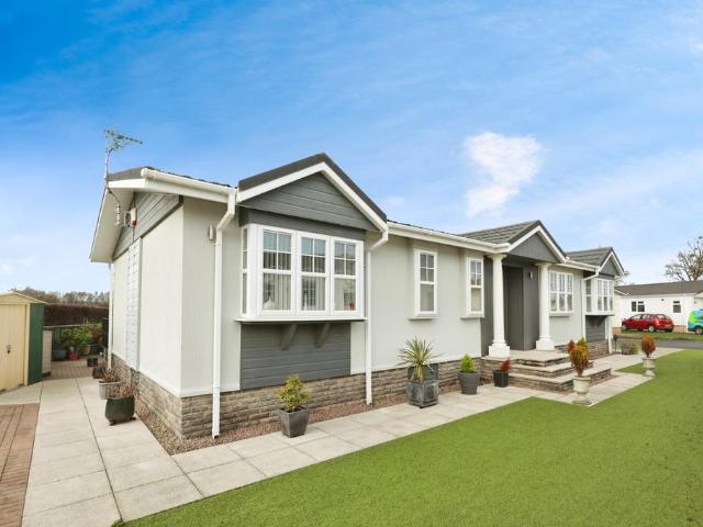 2 bedroom bungalow for sale
